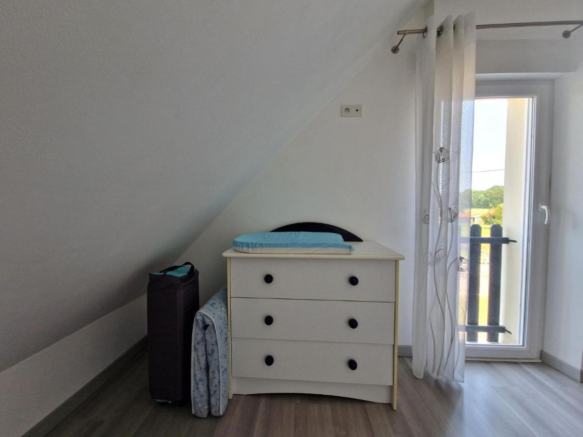 Cottage, Plevenon Luaran gambar