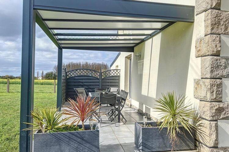 Cottage, Plevenon Luaran gambar